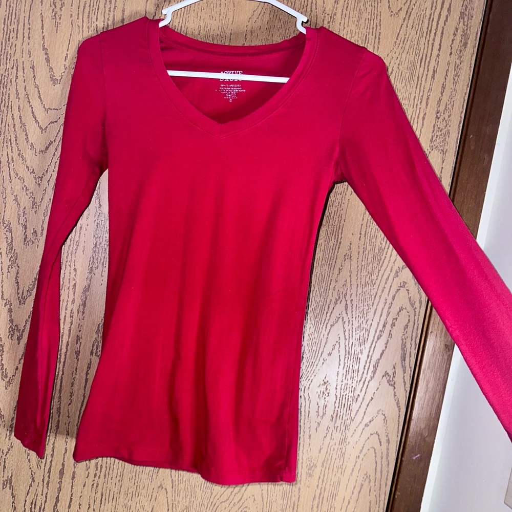 Red- Active basic long sleeve shirt. Size small.